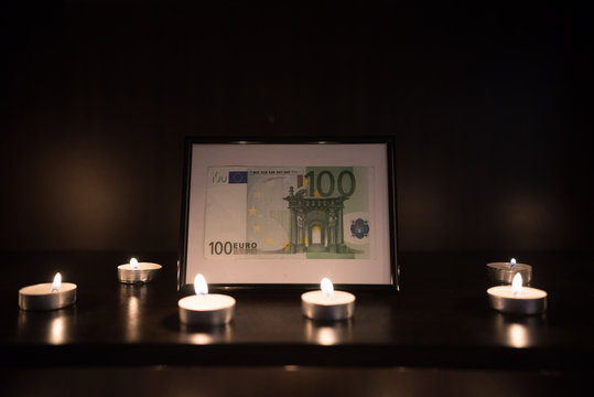 euro in frame 