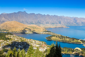 Fototapeta premium Queenstown in New Zealand. The city of adventure and nature.