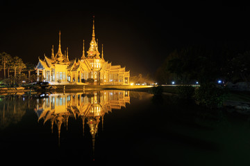 Fototapeta na wymiar Wat None Kum temple in Nakhon Ratchasima, Thailand
