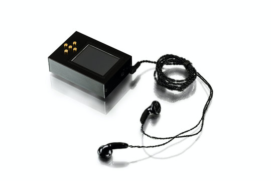 wired HiFi travel headphones and player