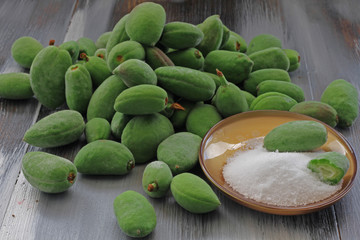 Çağla , badem , tuz ,