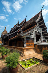 Wat Lok Moli is a Buddhist temple (Thai language:Wat) in Chiang Mai, northern Thailand.