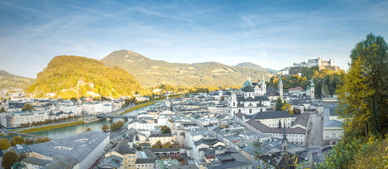 Panorama Ausblick auf die Stadt Salzburg mit der Festung Hohensalzburg