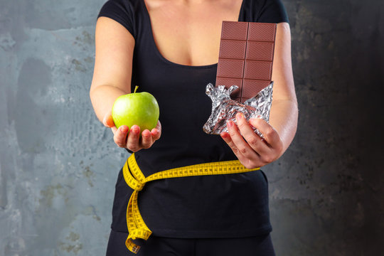 .Gewichtsreduzierung Diät Konzept (Zucker gegen Obst und Gemüse)
