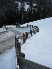 Fototapeta premium vereiste strasse in den alpen 