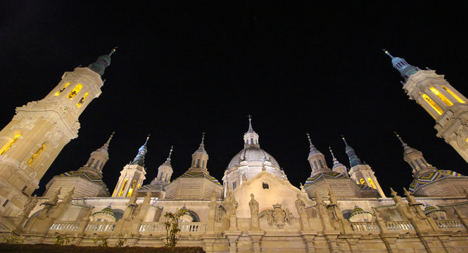 Catedral-basílica de Nuestra Señora del Pilar de Zaragoza, España 