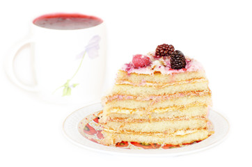 Berry cake with cream.