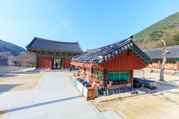 Naklejka premium Scenery of Hwaeomsa Temple