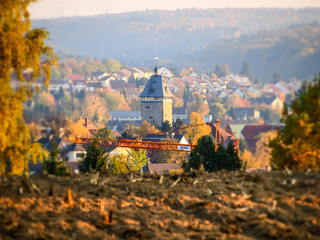 Der Pfeifferturm in Bretten im Herbst © focus finder