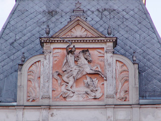 bas-relief, stucco, building, wall, facade, architecture, old, decoration, molding, architectural, style, design, white, background, detail, sculpture, vintage, historic, exterior, retro, pattern, art