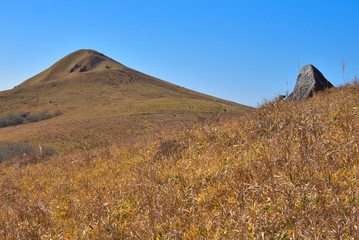 涌蓋山の中腹から見える山