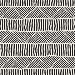 Seamless geometric doodle lines pattern in black and white. Adstract hand drawn retro texture.