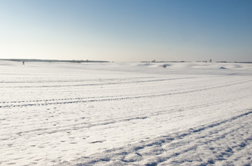 Fototapeta na wymiar snowy field