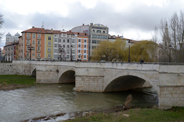 Pont Santa-Maria passant sur le fleuve Arlanzon à Burgos 