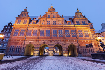 Obraz premium Green Gate and Bridge in Gdansk at night