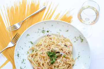 lunch, spaghetti, dinner, meal, restaurant, background, gastronomy, parmesan, ingredient, tasty, nutrition, pasta, plate, food, cheese, cooking, close, closeup, cuisine, dish, bacon, ham, parsley, por