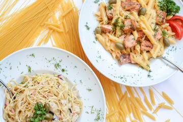 fresh, food, plate, spaghetti, pasta, italian, top, sauce, cooked, tomato, cuisine, white, view, beef, homemade, traditional, wooden, minced, meat, cheese, meal, bolognese, dish, background, space, di