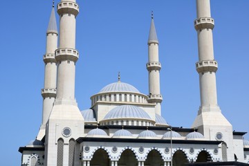 Fototapeta na wymiar Mosque is the beautiful example of Islamic architecture. Dubai, United Arab Emirates.