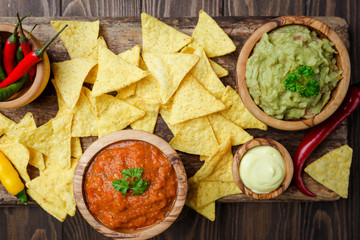 Mexican nachos with dip