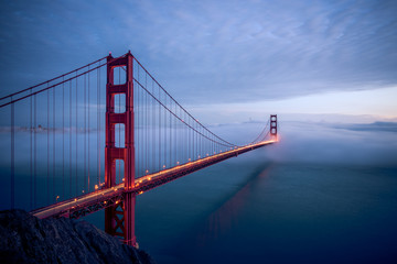 The Golden Gate Bridge in San Francisco - obrazy, fototapety, plakaty