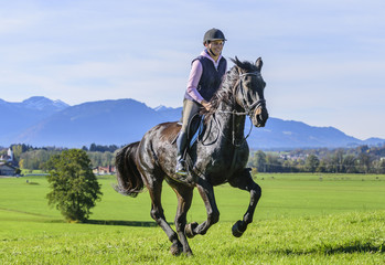 Ausritt am Alpenrand