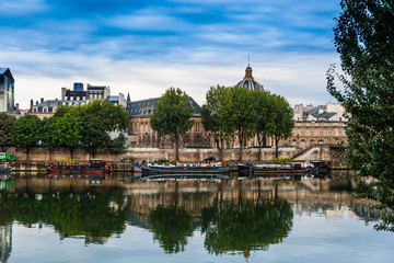 Fototapeta na wymiar The river Seine in Paris. Right in the heart of Paris.