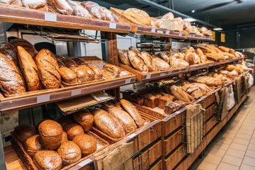 Fotobehang close-up van vers gebakken bakkerij in hypermarkt © LIGHTFIELD STUDIOS