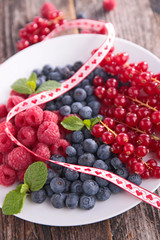 assorted berry fruit