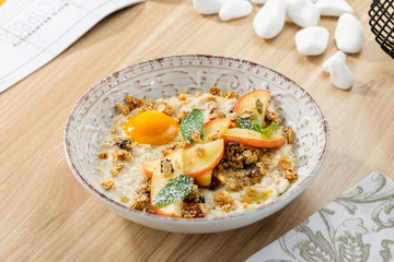 Cereal (oatmeal) with caramelized apple
