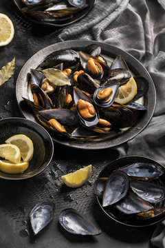 Close up of baked mussels served on plate