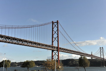 Ponte 25 de Abril, Hängebrücke, eingeweiht 1966, Alcantara, Lissabon, Lisboa, Portugal, Europa