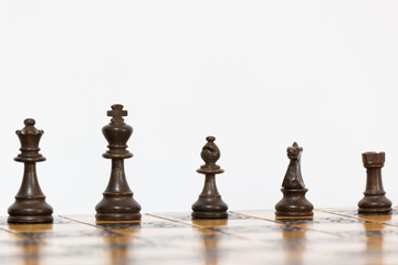 Scacchi fotografati su una scacchiera