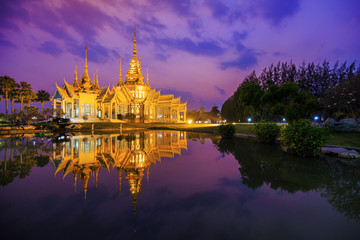 Fototapeta na wymiar Wat None Kum temple in Nakhon Ratchasima, Thailand