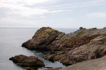 Fototapeta na wymiar Côte rocheuse de l'île de Houat