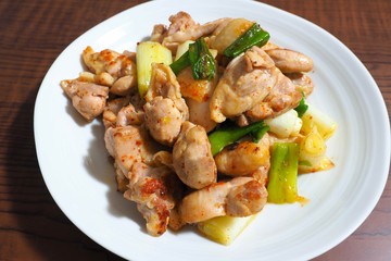 鶏とネギの中華炒め