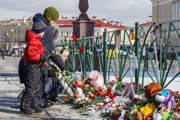 Mourning for the victims of the fire in the city of Kemerovo.