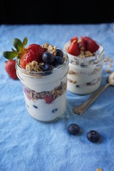 Berries and yogurt snack 