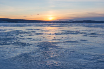 Fototapeta na wymiar Icy sunset