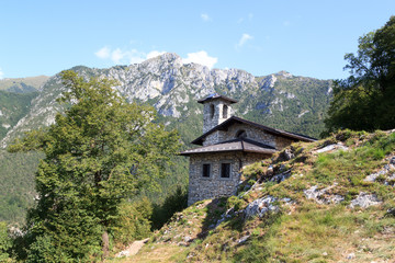 Fototapeta na wymiar Stone hut in the mountains near Riva del Garda, Italy