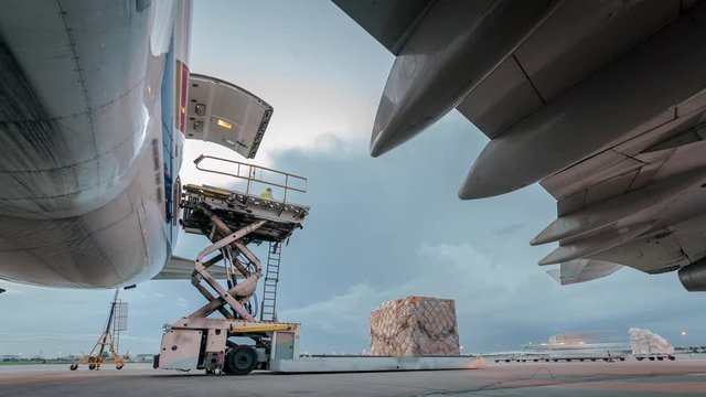 Load cargo for air freight logistic - Time lapse