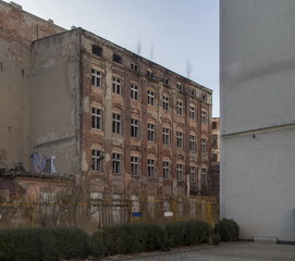Fototapeta na wymiar Abandoned brick building