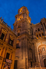 Fototapeta premium Vista nocturna de la Catedral de Málaga