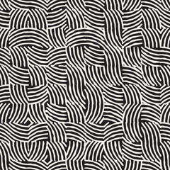 Hand getekende gestreepte naadloze patroon met penseelstreken tegels. Abstracte textuur uit de vrije hand om af te drukken