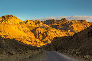 Fototapeta na wymiar Death Valley Artisan Drive