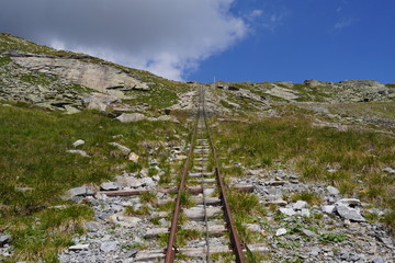 Fototapeta na wymiar Schienen in den Bergen