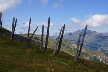 Zaun in den Bergen