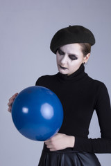 Mime girl with a balloon