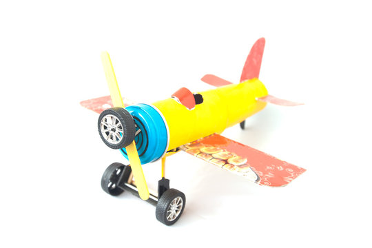 Airplane toy made from unused paper and garbage