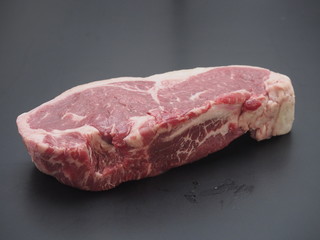 牛 ストリップロイン