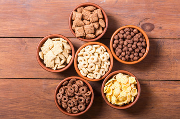 Cereals . Breakfast with milk and chocolate cornflakes